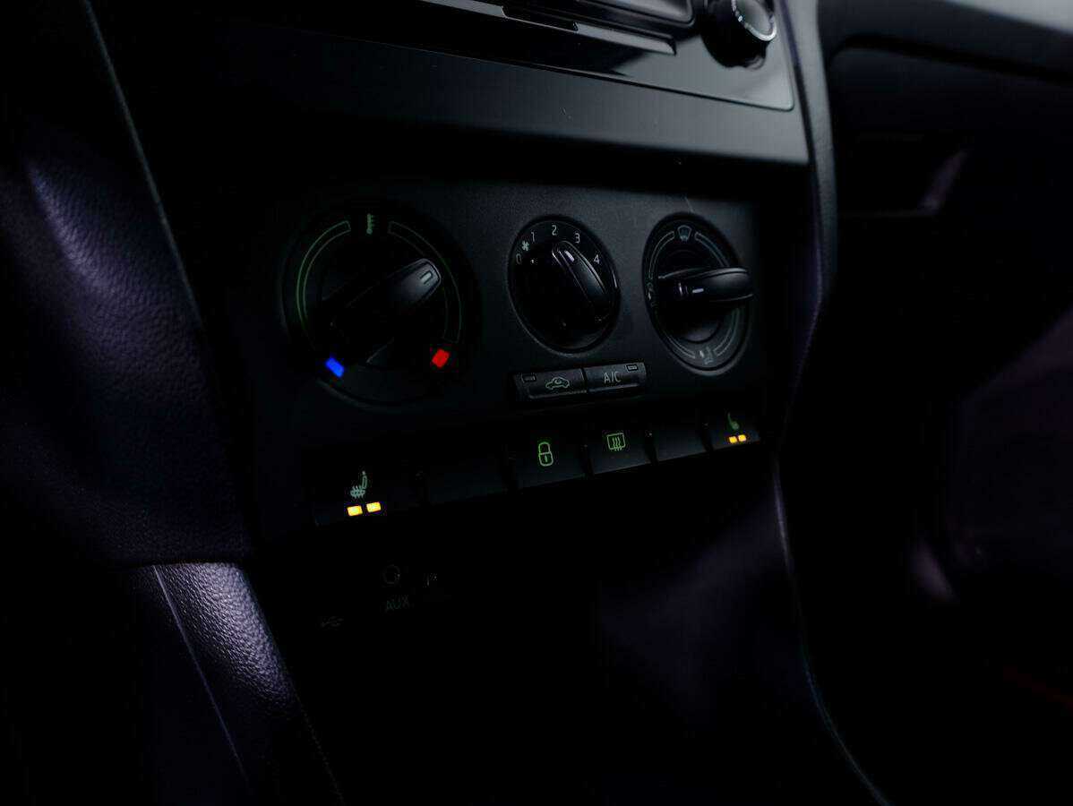 Skoda Rapid с пробегом — 2015 год. Фото: #14