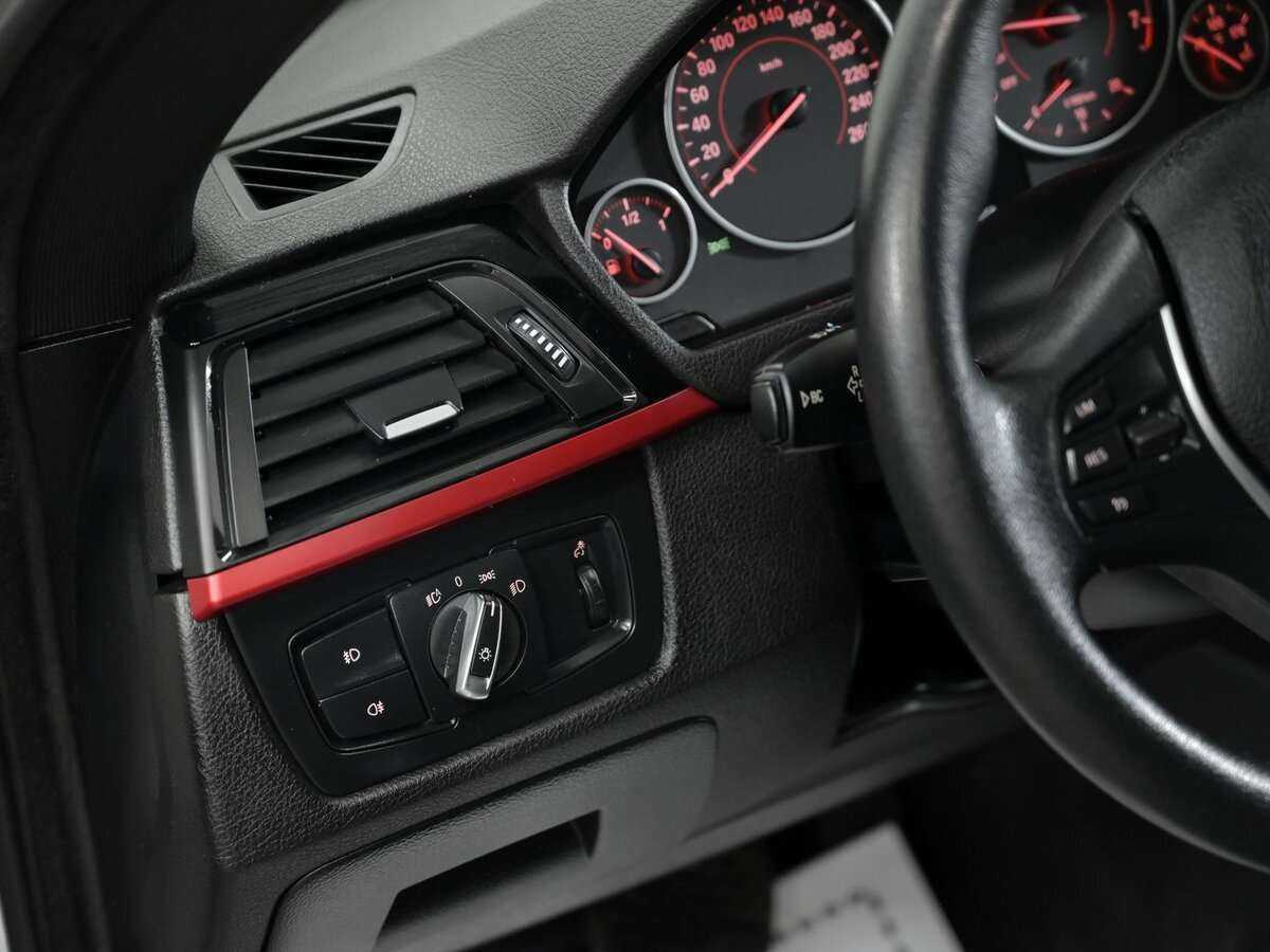 BMW 3 серии с пробегом — 2015 год. Фото: #12