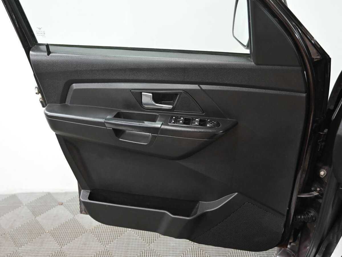 УАЗ Patriot с пробегом — 2015 год. Фото: #4