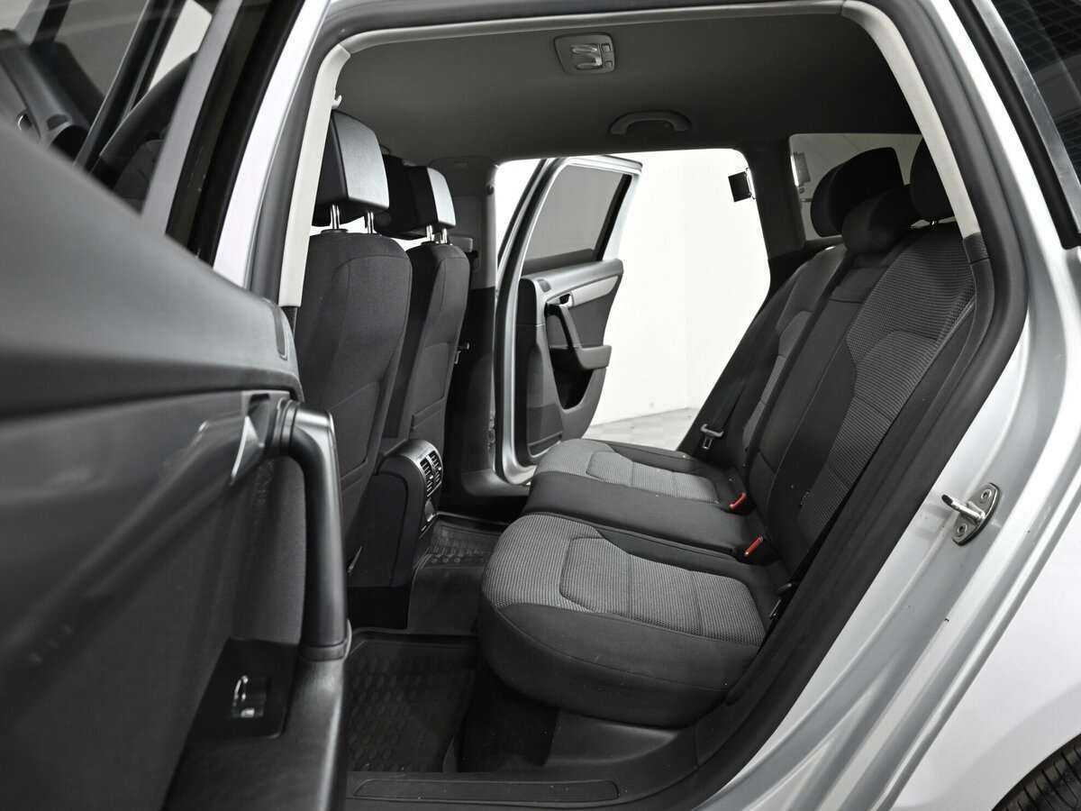 Volkswagen Passat с пробегом — 2014 год. Фото: #9