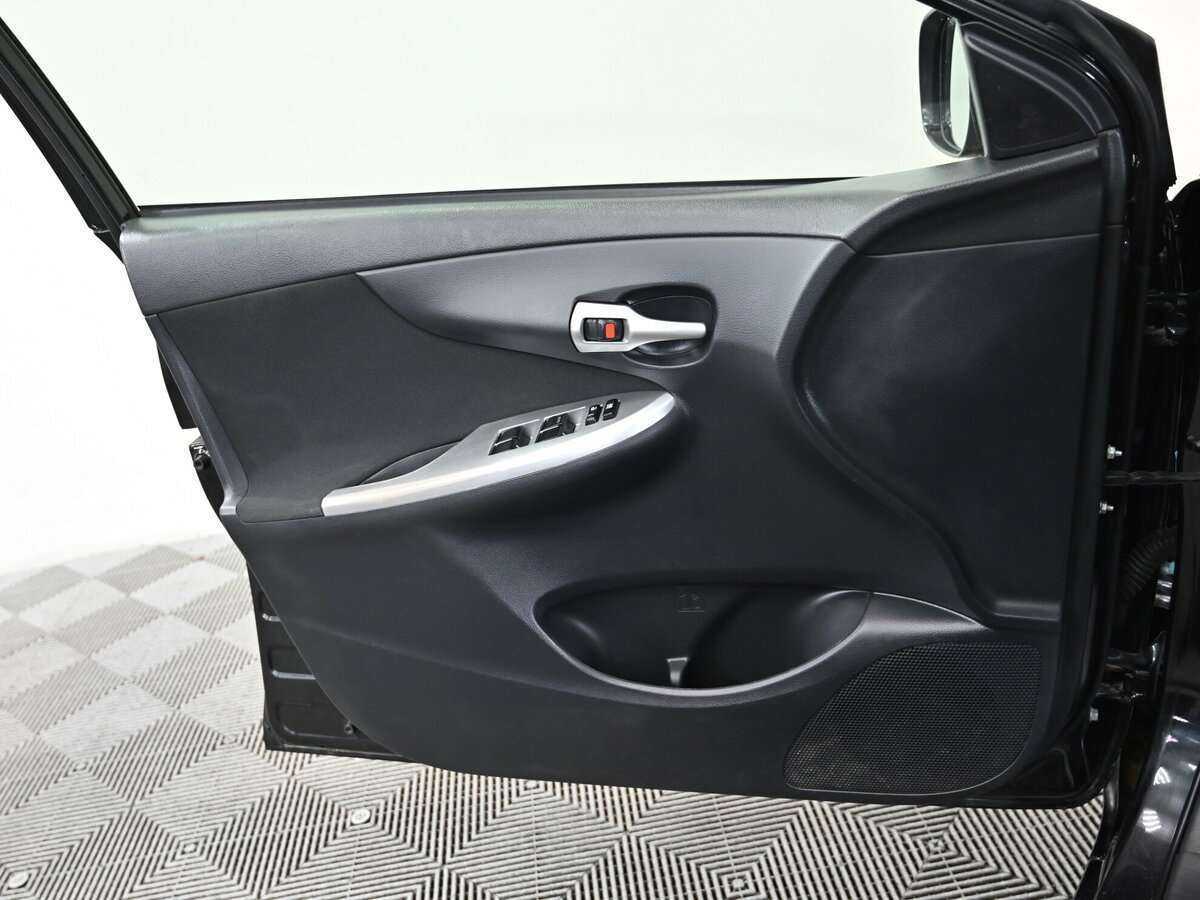 Toyota Corolla с пробегом — 2013 год. Фото: #6