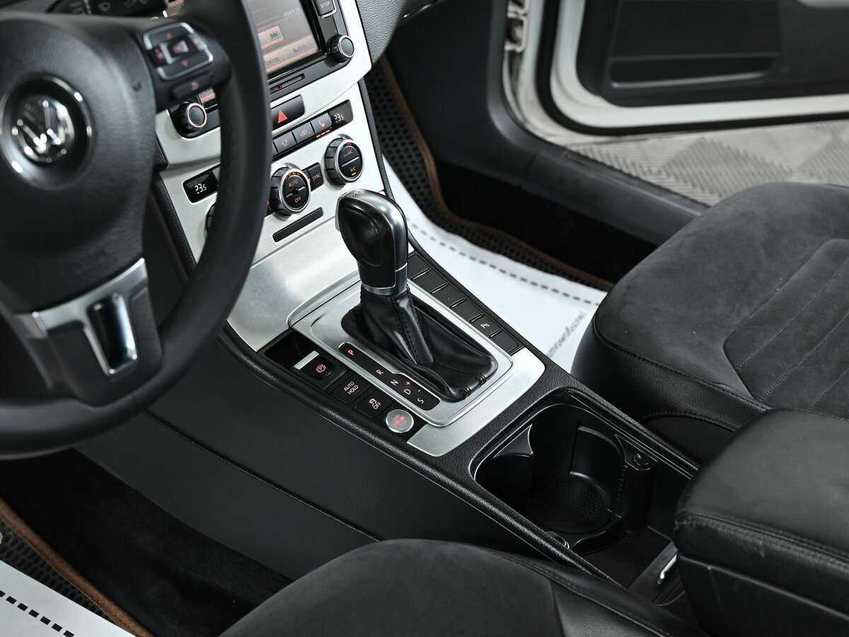 Volkswagen Passat с пробегом — 2013 год. Фото: #7