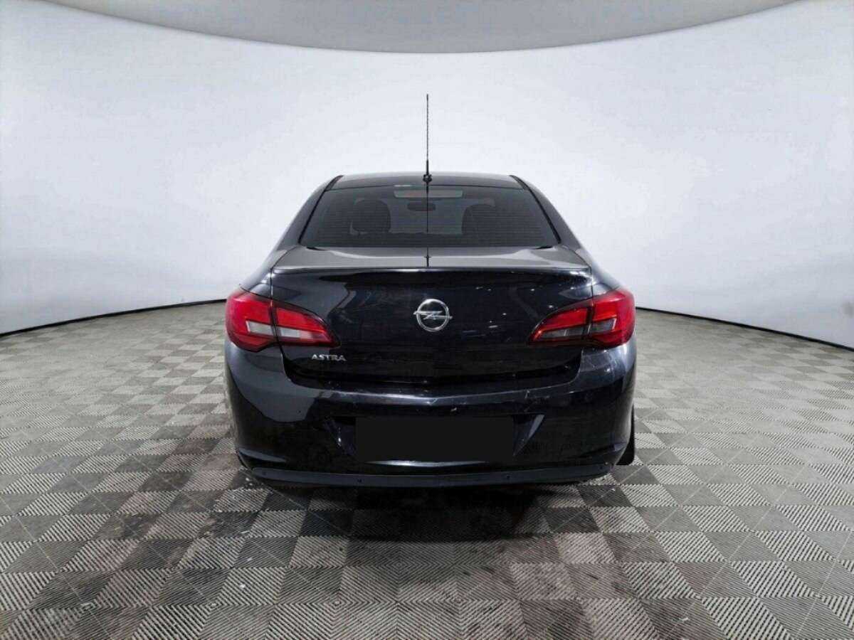 Opel Astra с пробегом — 2014 год. Фото: #5
