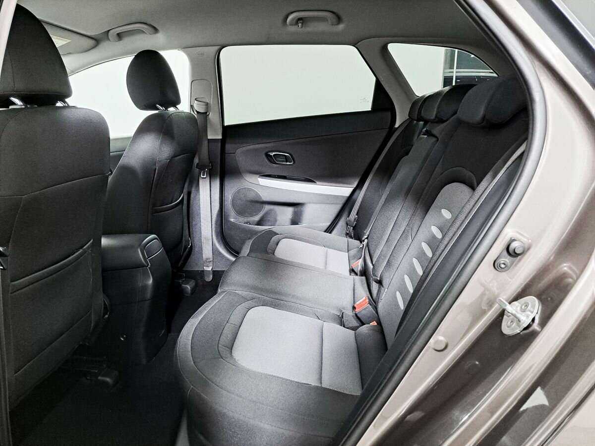 Kia Ceed с пробегом — 2015 год. Фото: #9