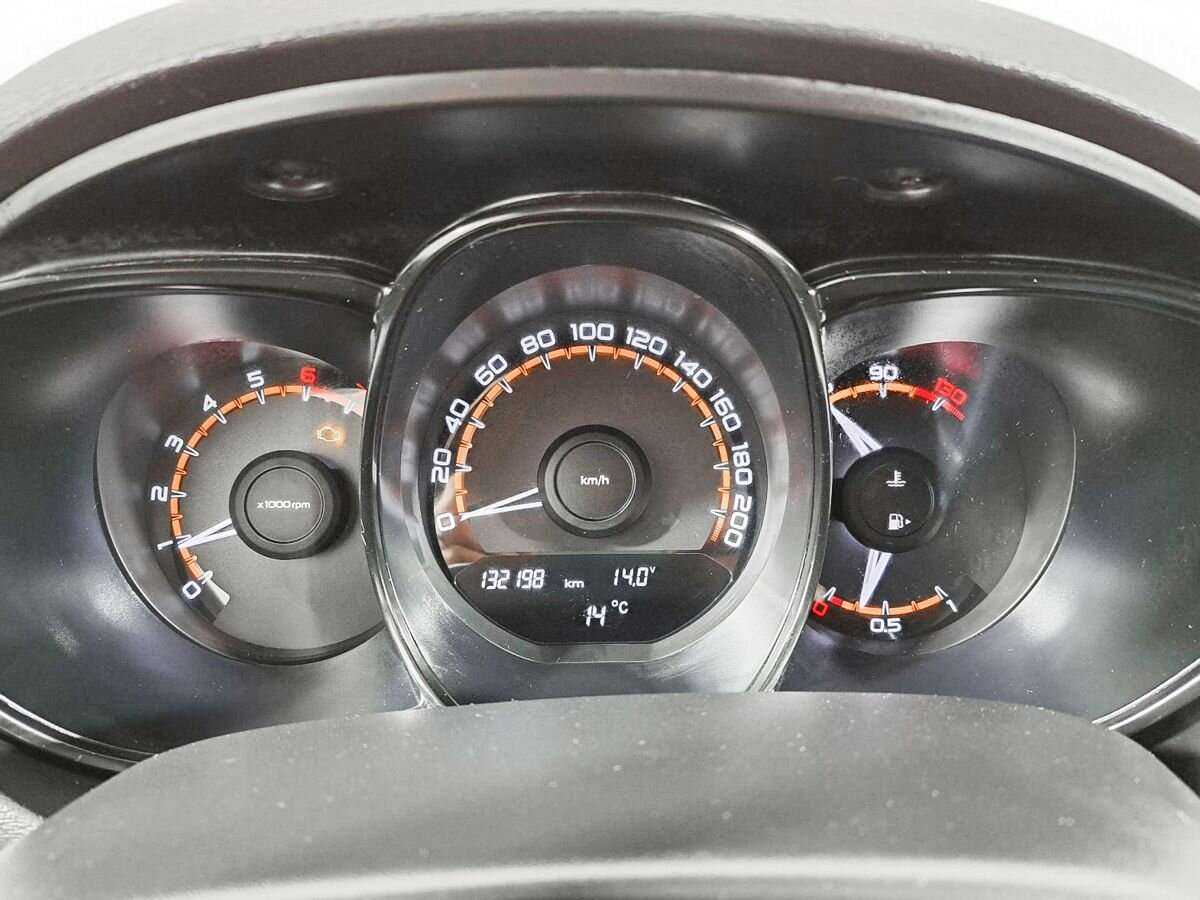 Lada (ВАЗ) Vesta с пробегом — 2018 год. Фото: #10