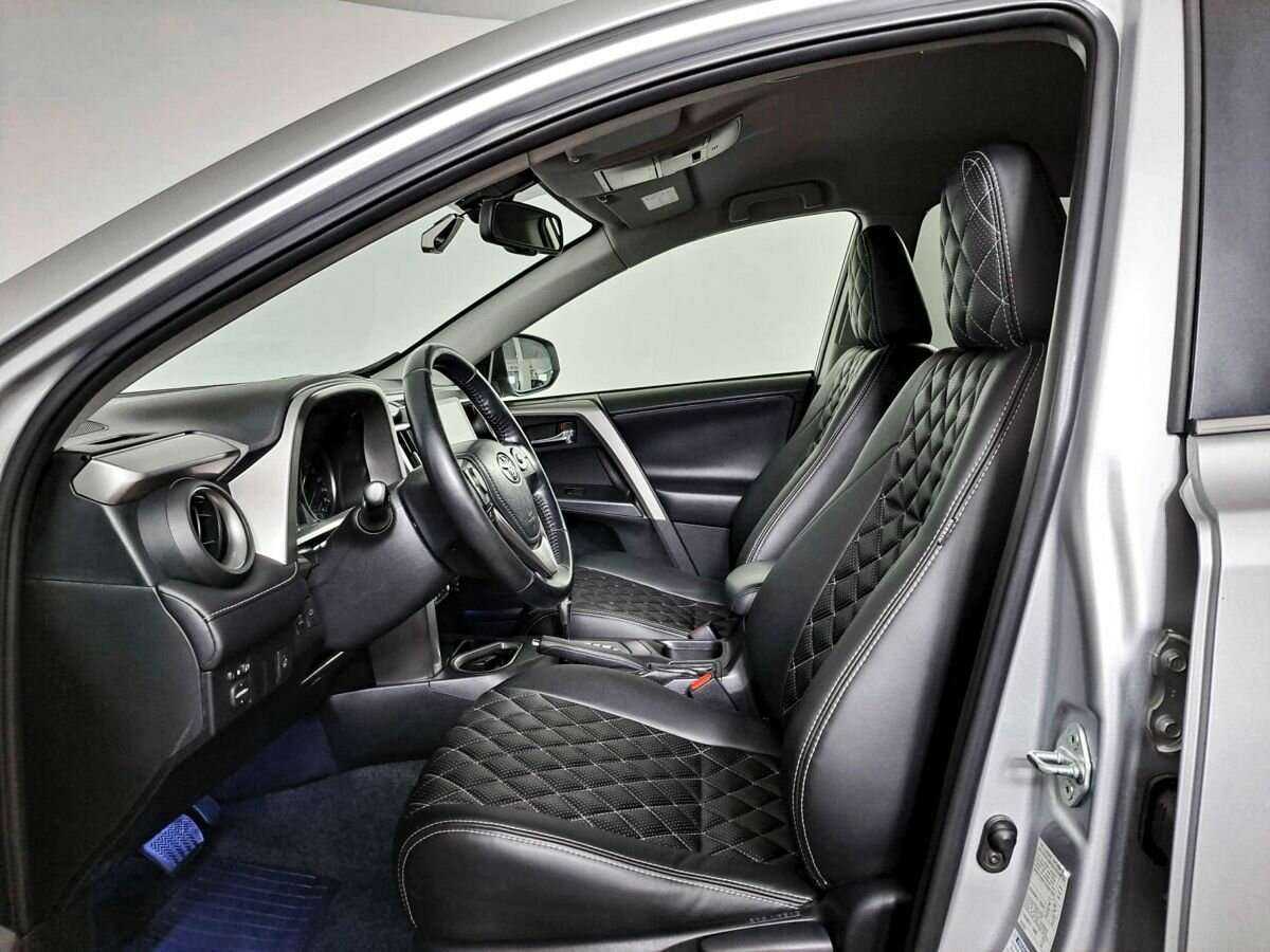Toyota RAV4 с пробегом — 2015 год. Фото: #10
