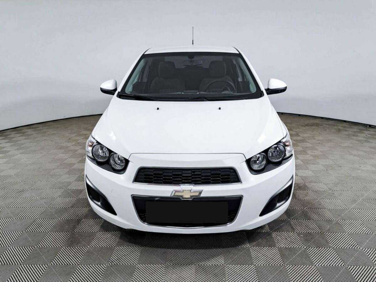 Chevrolet Aveo с пробегом — 2013 год. Фото: #1