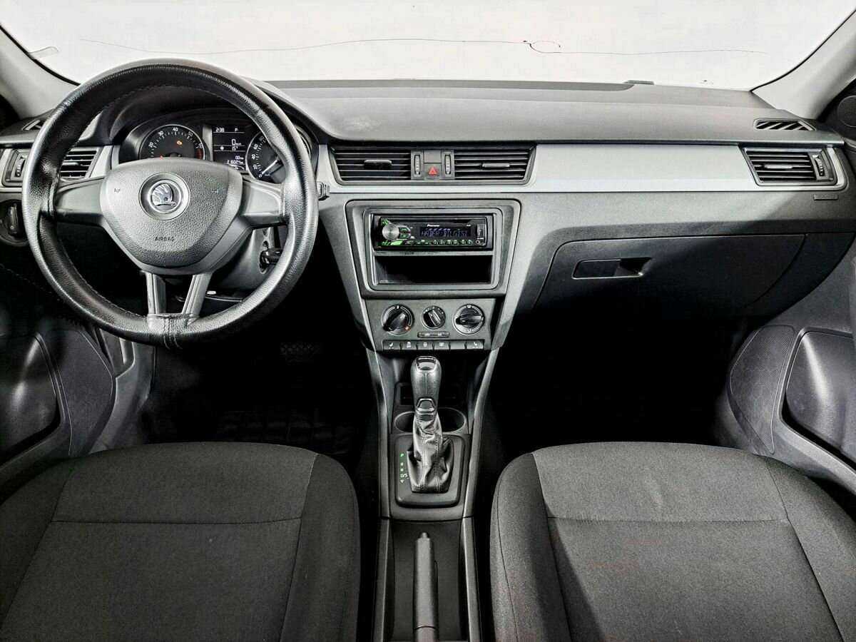 Skoda Rapid с пробегом — 2017 год. Фото: #13
