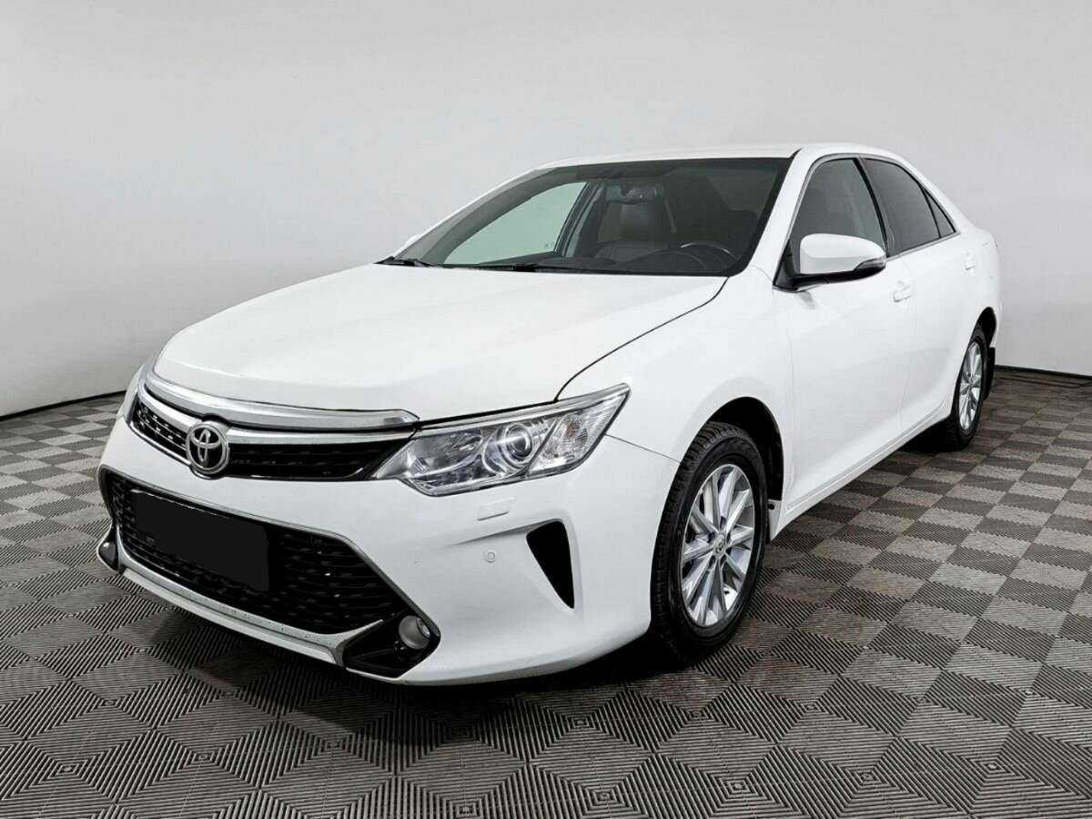 Toyota Camry с пробегом — 2016 год. Фото: #12