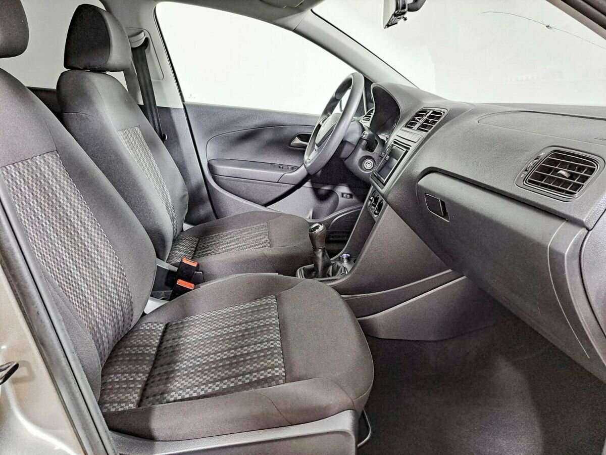 Volkswagen Polo с пробегом — 2018 год. Фото: #7