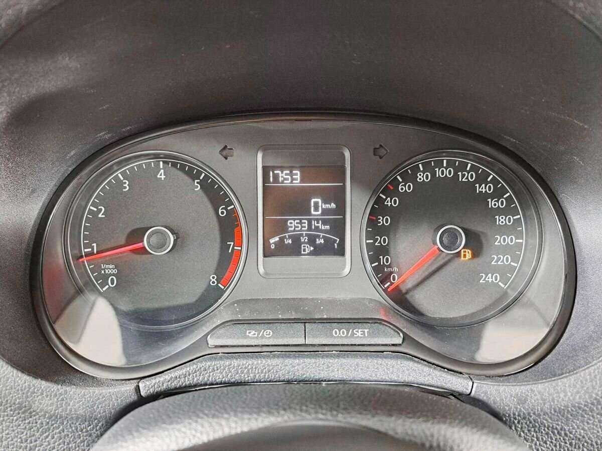 Volkswagen Polo с пробегом — 2018 год. Фото: #9