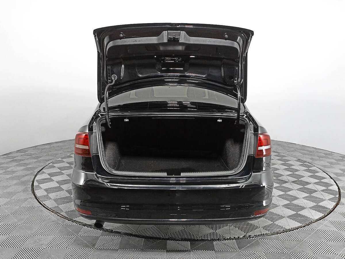 Volkswagen Jetta с пробегом — 2018 год. Фото: #8