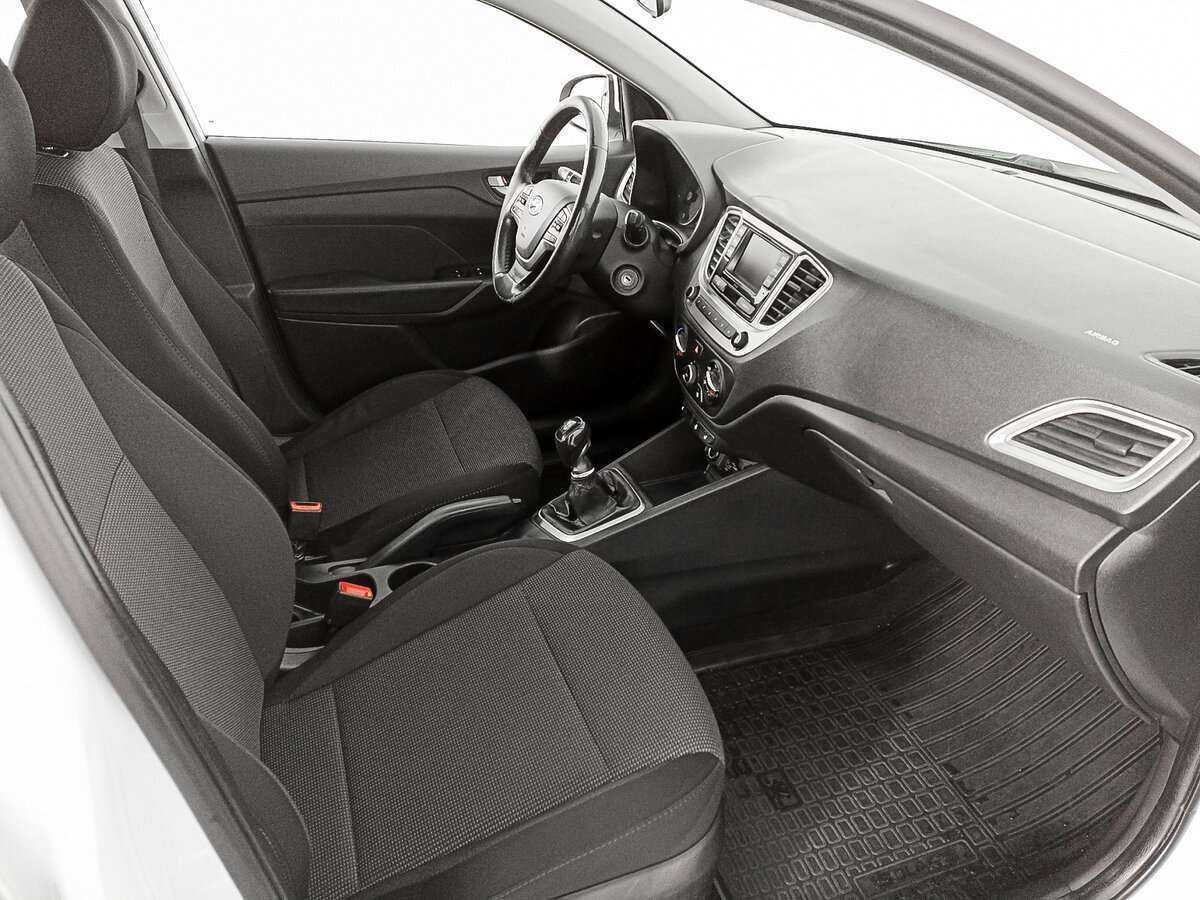 Hyundai Solaris с пробегом — 2019 год. Фото: #8