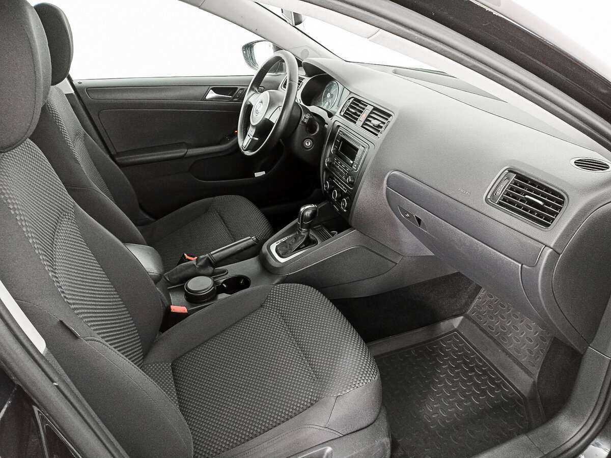 Volkswagen Jetta с пробегом — 2014 год. Фото: #8
