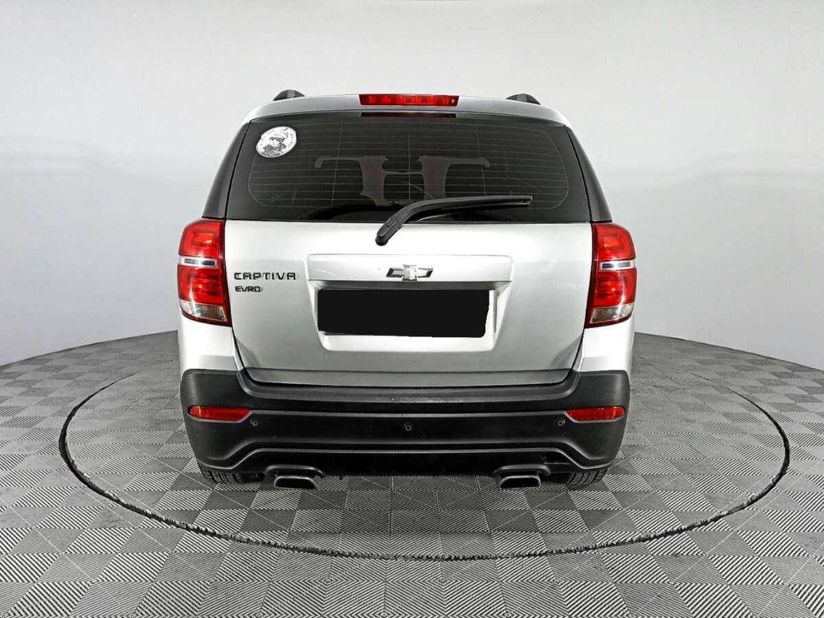 Chevrolet Captiva с пробегом — 2015 год. Фото: #5