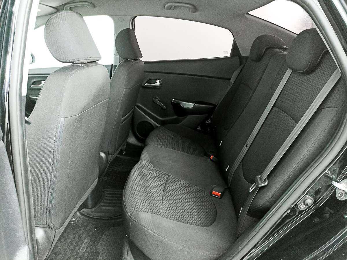 Kia Rio с пробегом — 2012 год. Фото: #10