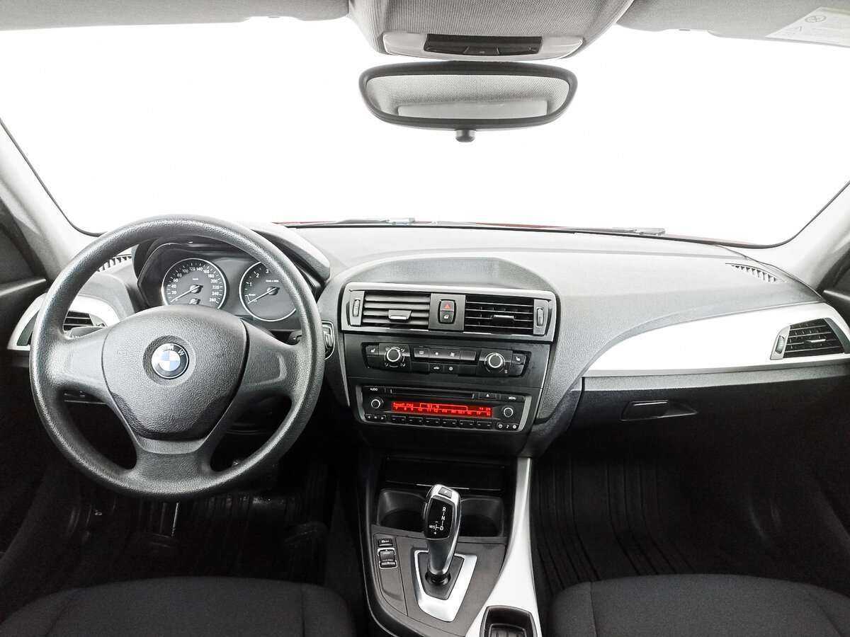 BMW 1 серии с пробегом — 2012 год. Фото: #9