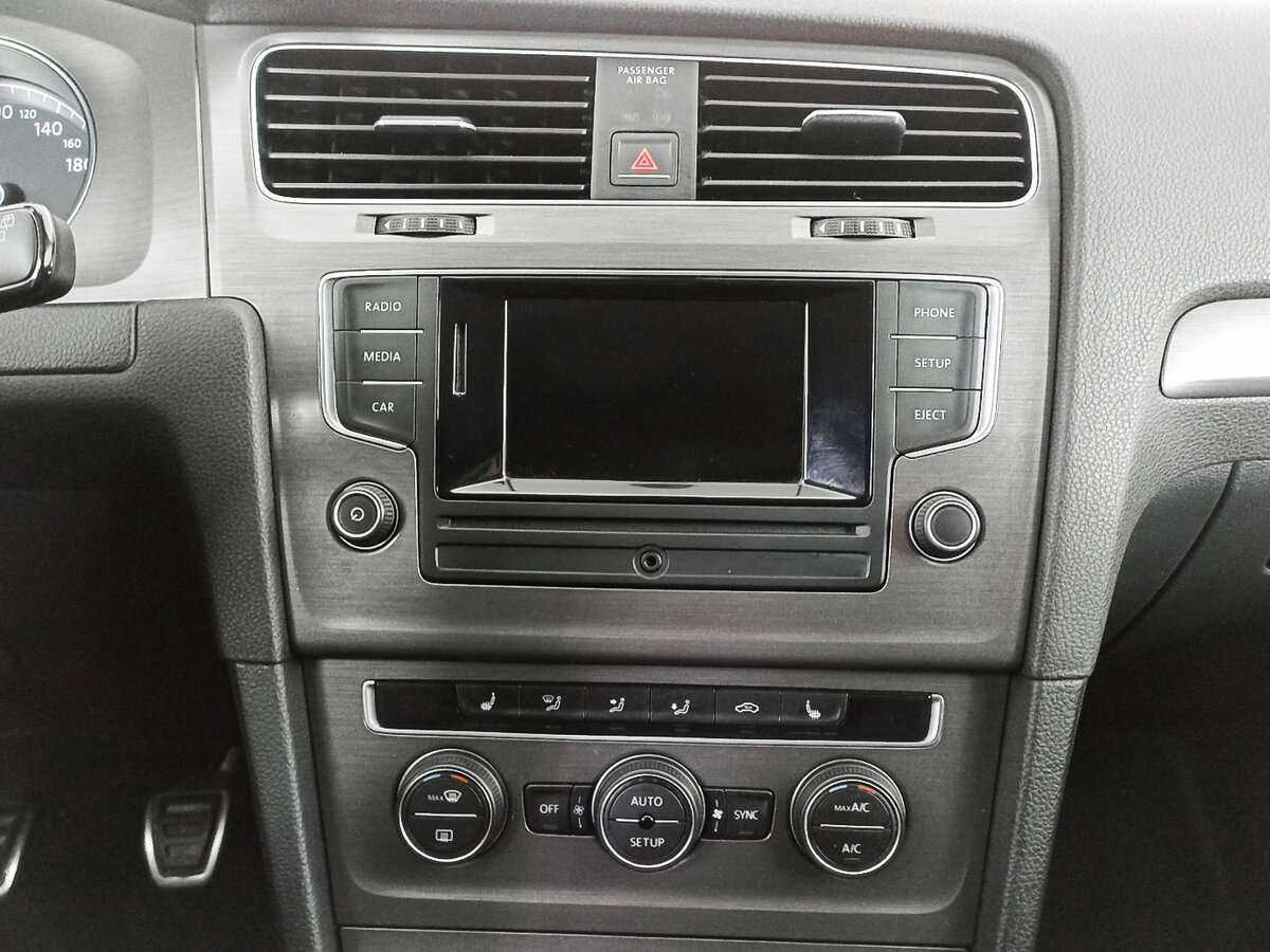 Volkswagen Golf с пробегом — 2013 год. Фото: #12