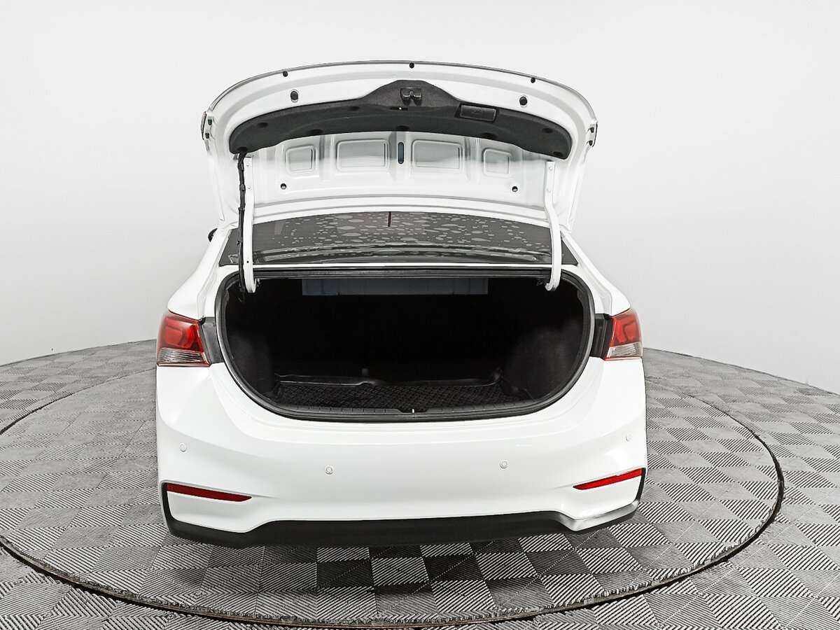 Hyundai Solaris с пробегом — 2017 год. Фото: #9