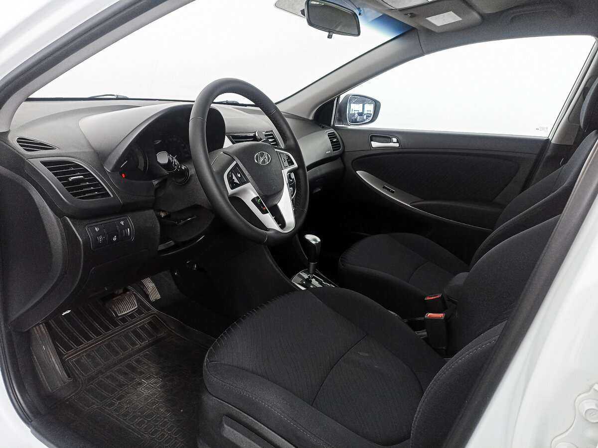 Hyundai Solaris с пробегом — 2016 год. Фото: #12