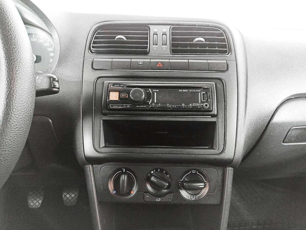 Volkswagen Polo с пробегом — 2013 год. Фото: #11