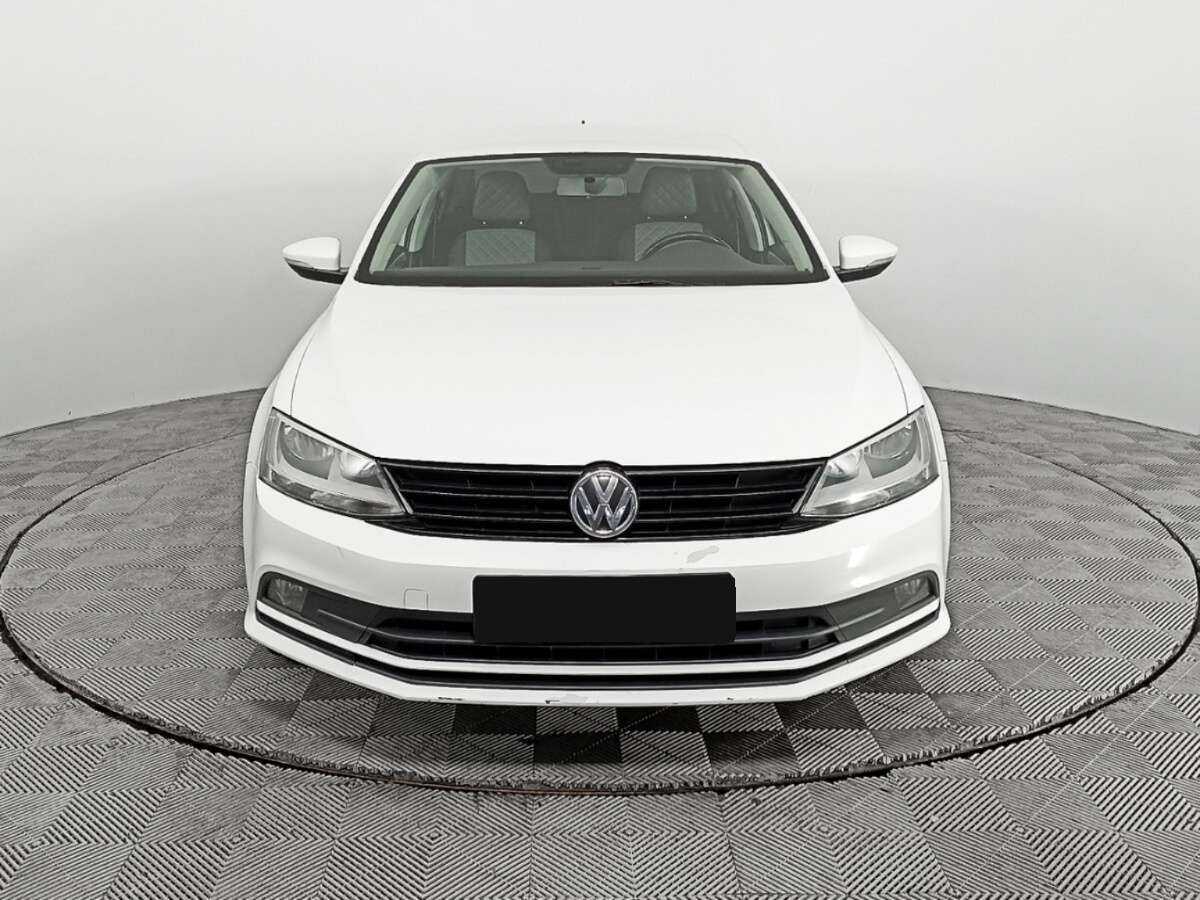 Volkswagen Jetta с пробегом — 2016 год. Фото: #1