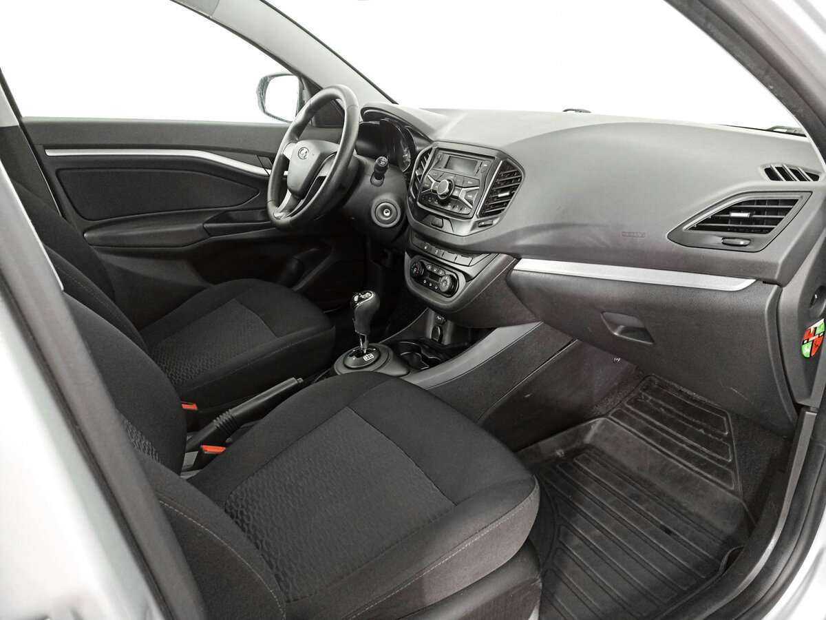 Lada (ВАЗ) Vesta с пробегом — 2015 год. Фото: #6