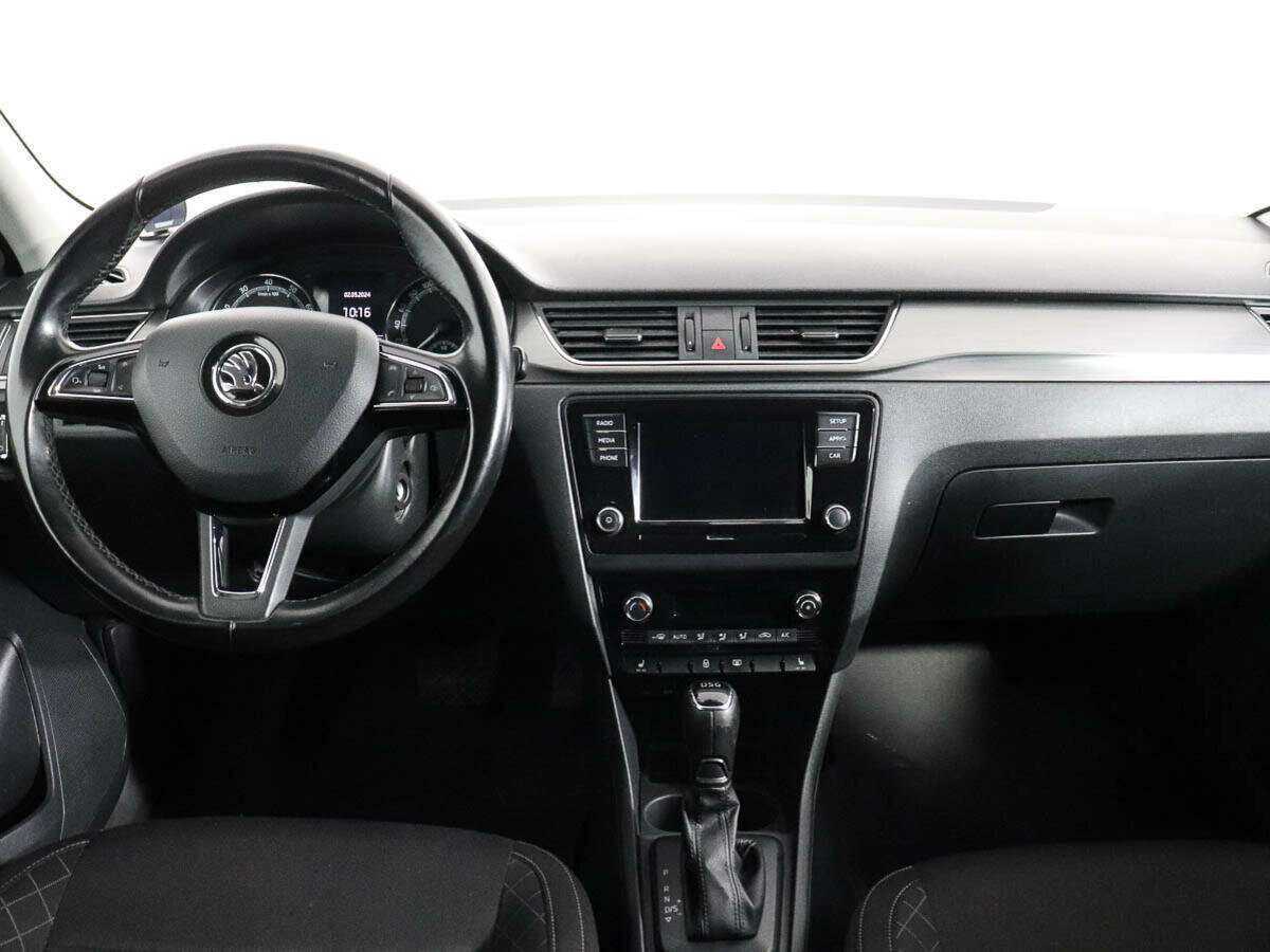 Skoda Rapid с пробегом — 2017 год. Фото: #10