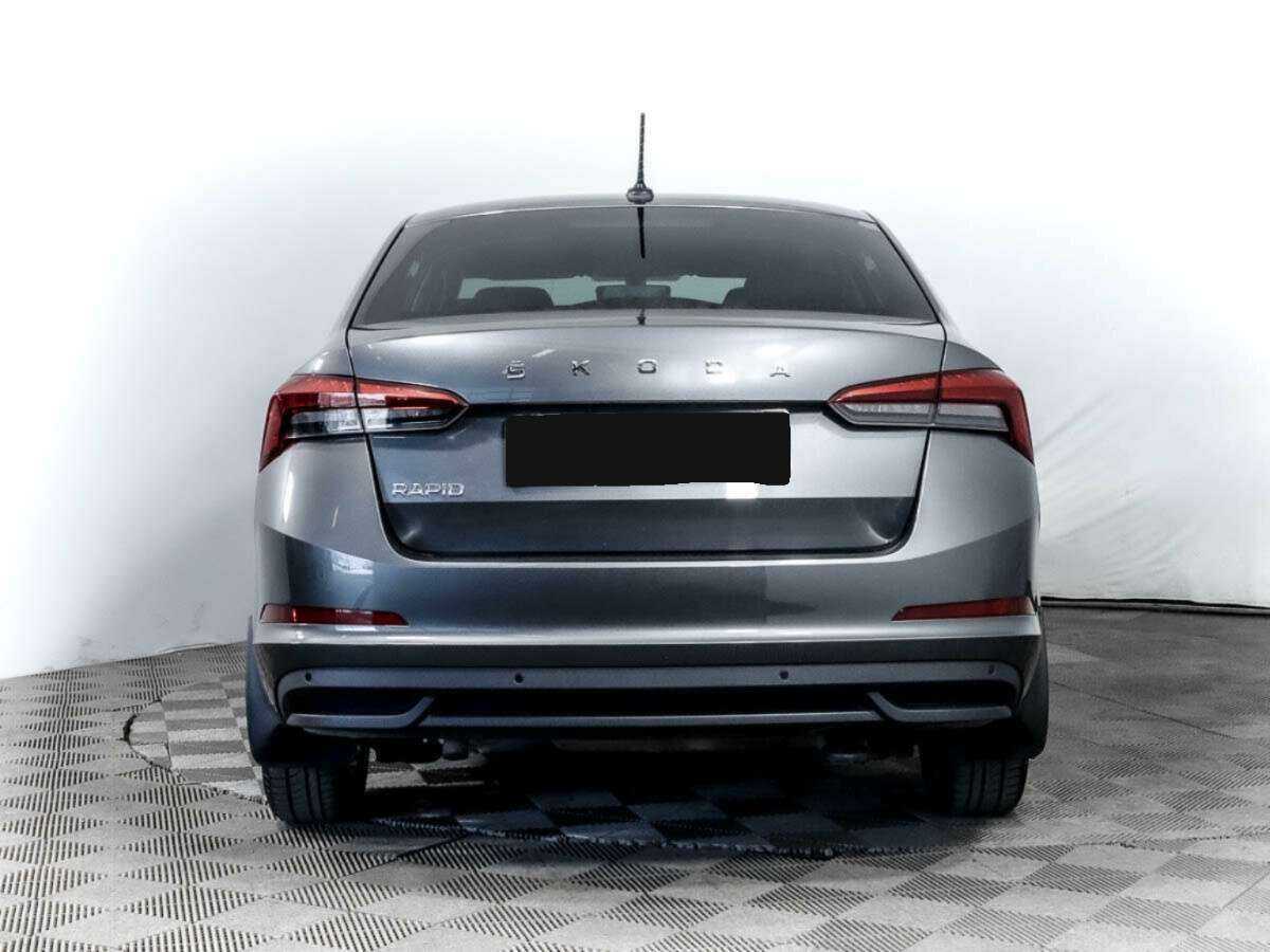 Skoda Rapid с пробегом — 2021 год. Фото: #4