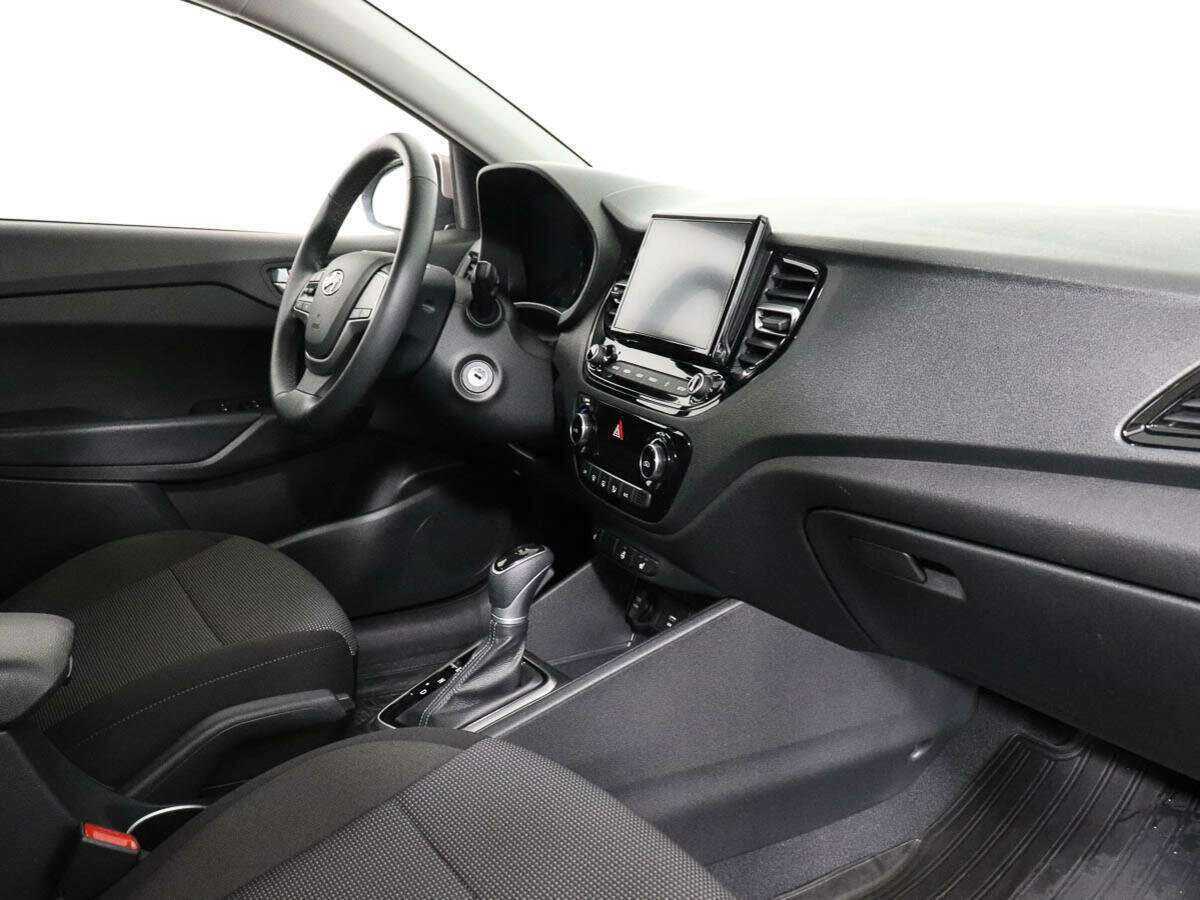 Hyundai Solaris с пробегом — 2021 год. Фото: #6