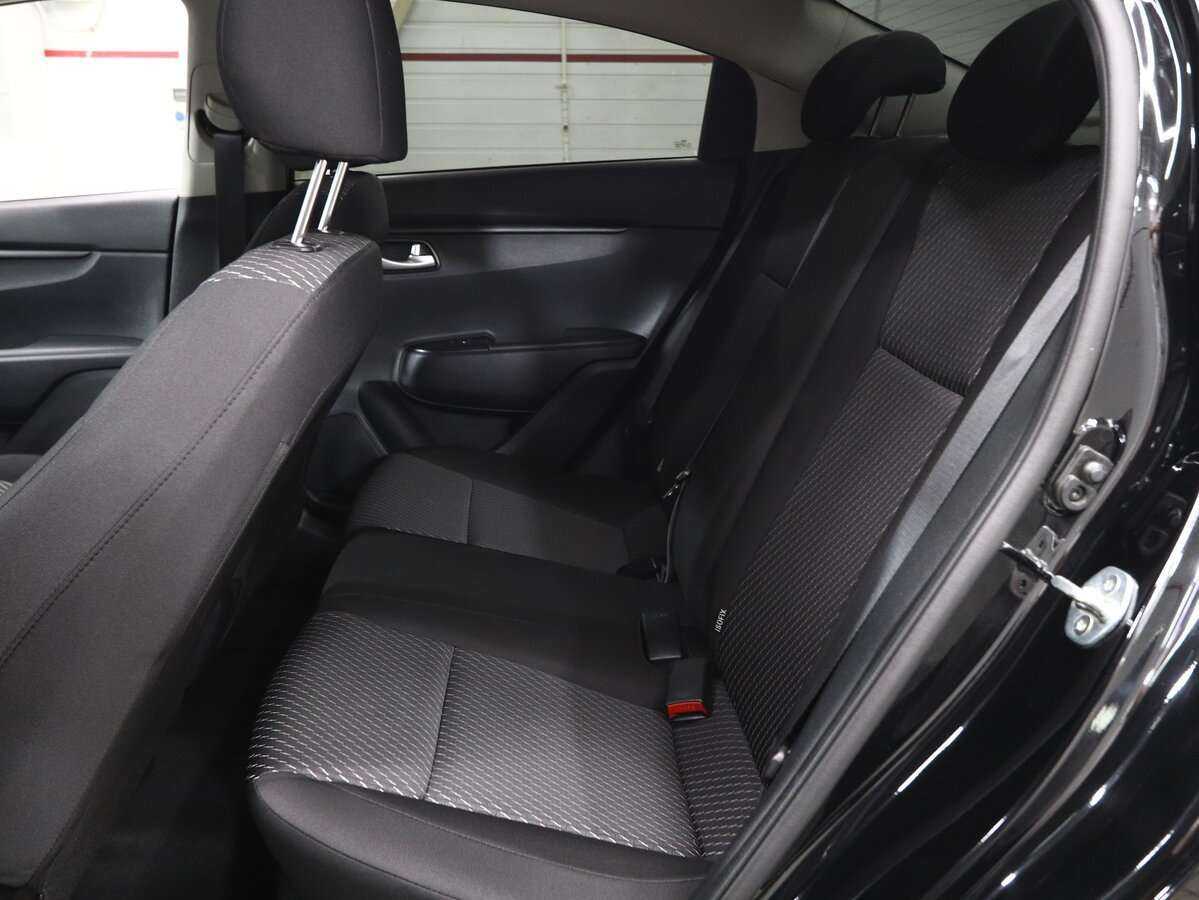 Kia Rio с пробегом — 2017 год. Фото: #12