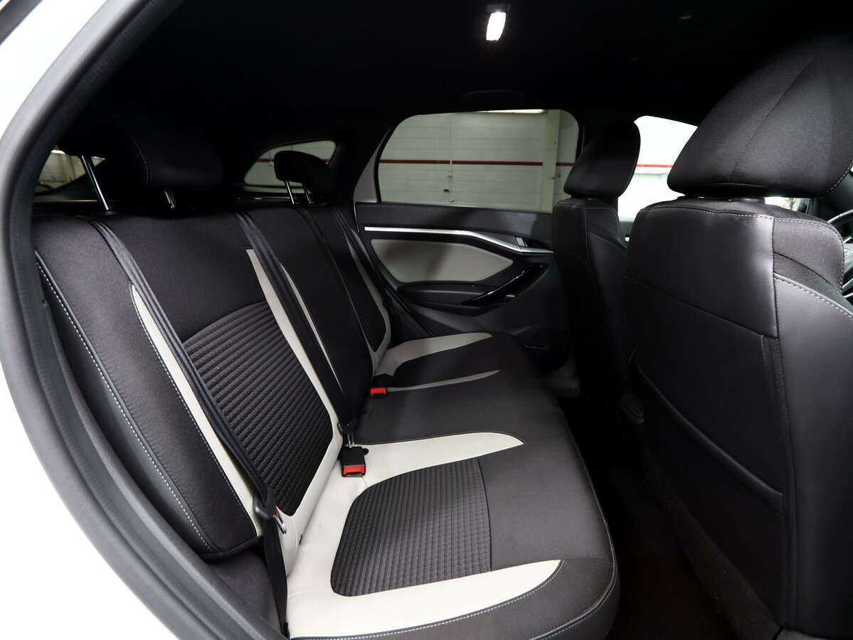 Lada (ВАЗ) Vesta с пробегом — 2021 год. Фото: #13