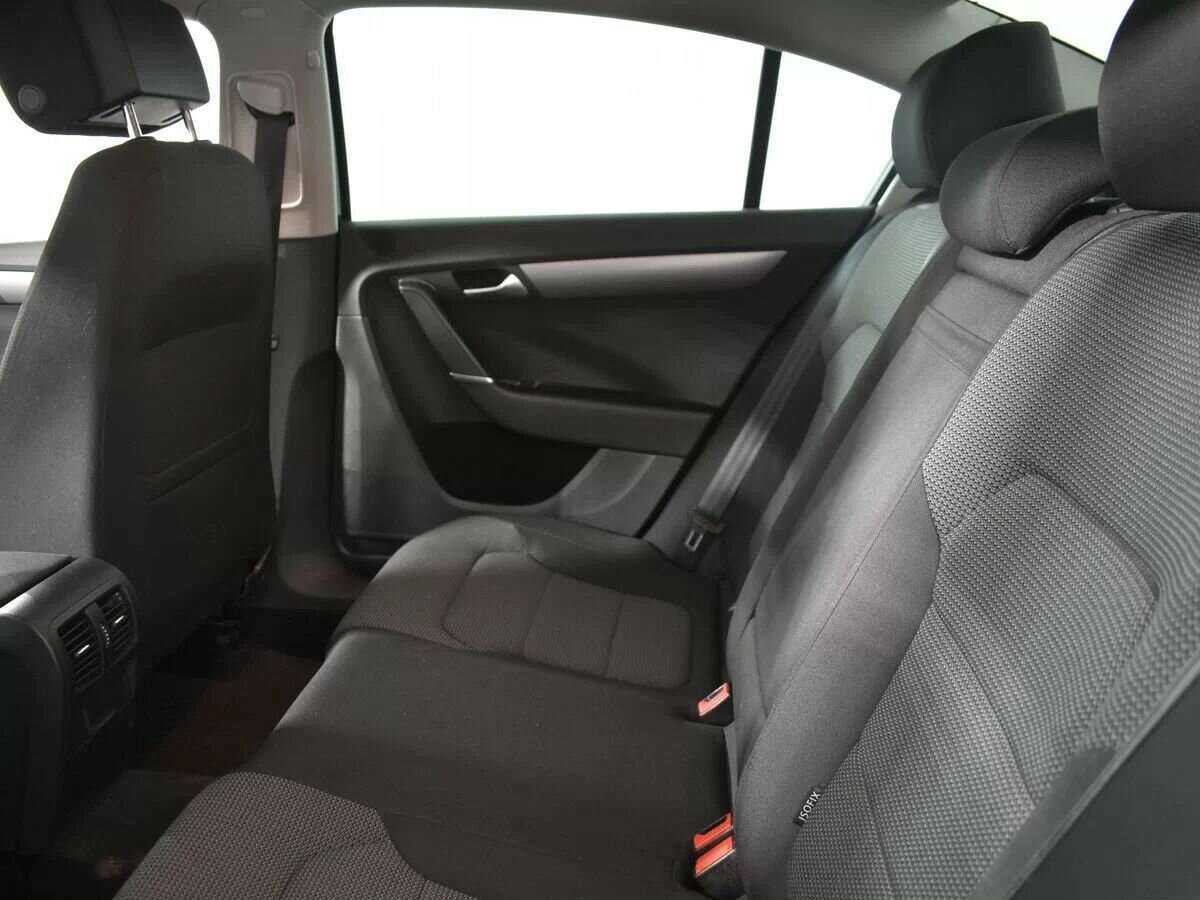 Volkswagen Passat с пробегом — 2014 год. Фото: #9