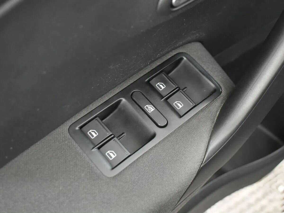 Volkswagen Polo с пробегом — 2017 год. Фото: #7