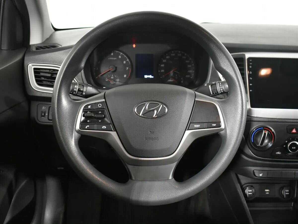 Hyundai Solaris с пробегом — 2020 год. Фото: #9