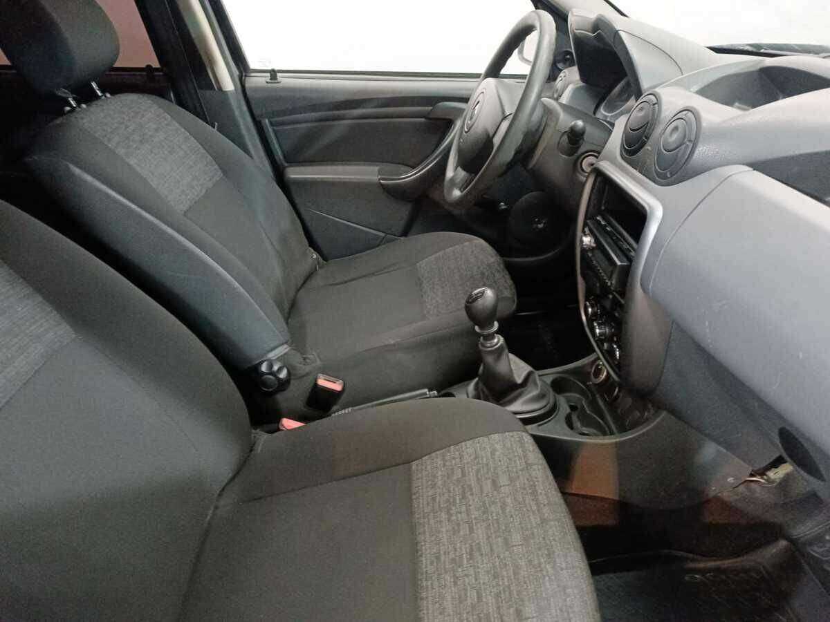 Renault Duster с пробегом — 2014 год. Фото: #9