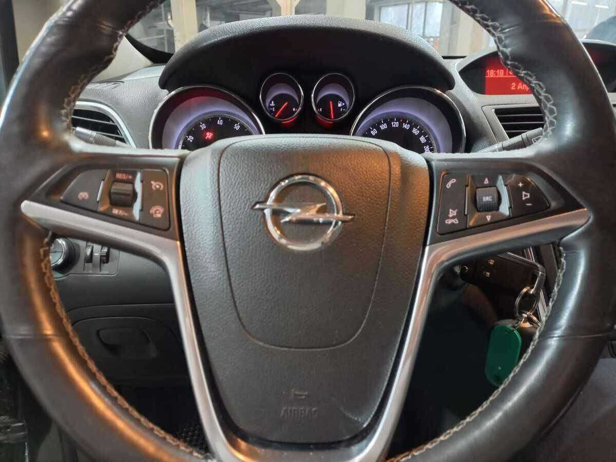 Opel Mokka с пробегом — 2012 год. Фото: #11