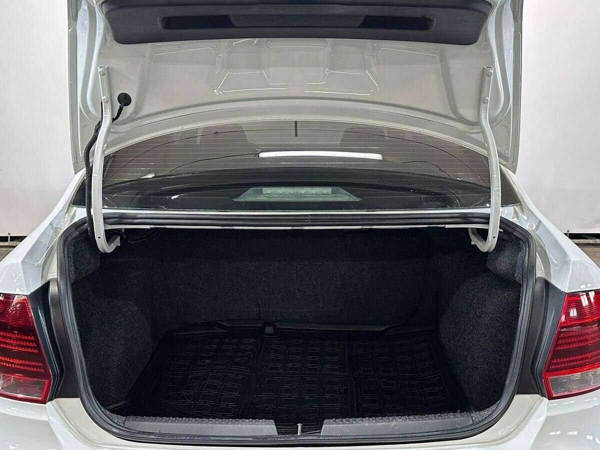 Volkswagen Polo с пробегом — 2019 год. Фото: #14