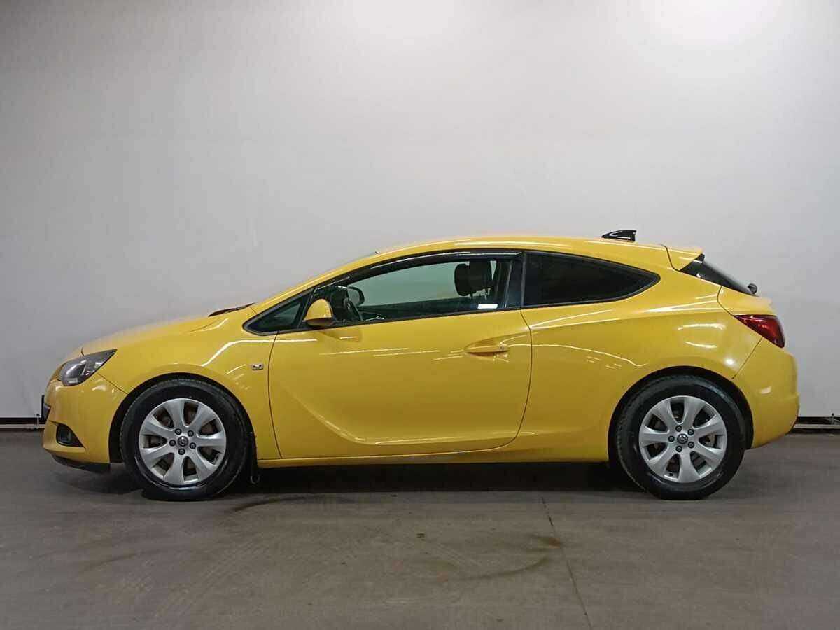 Opel Astra с пробегом — 2013 год. Фото: #6