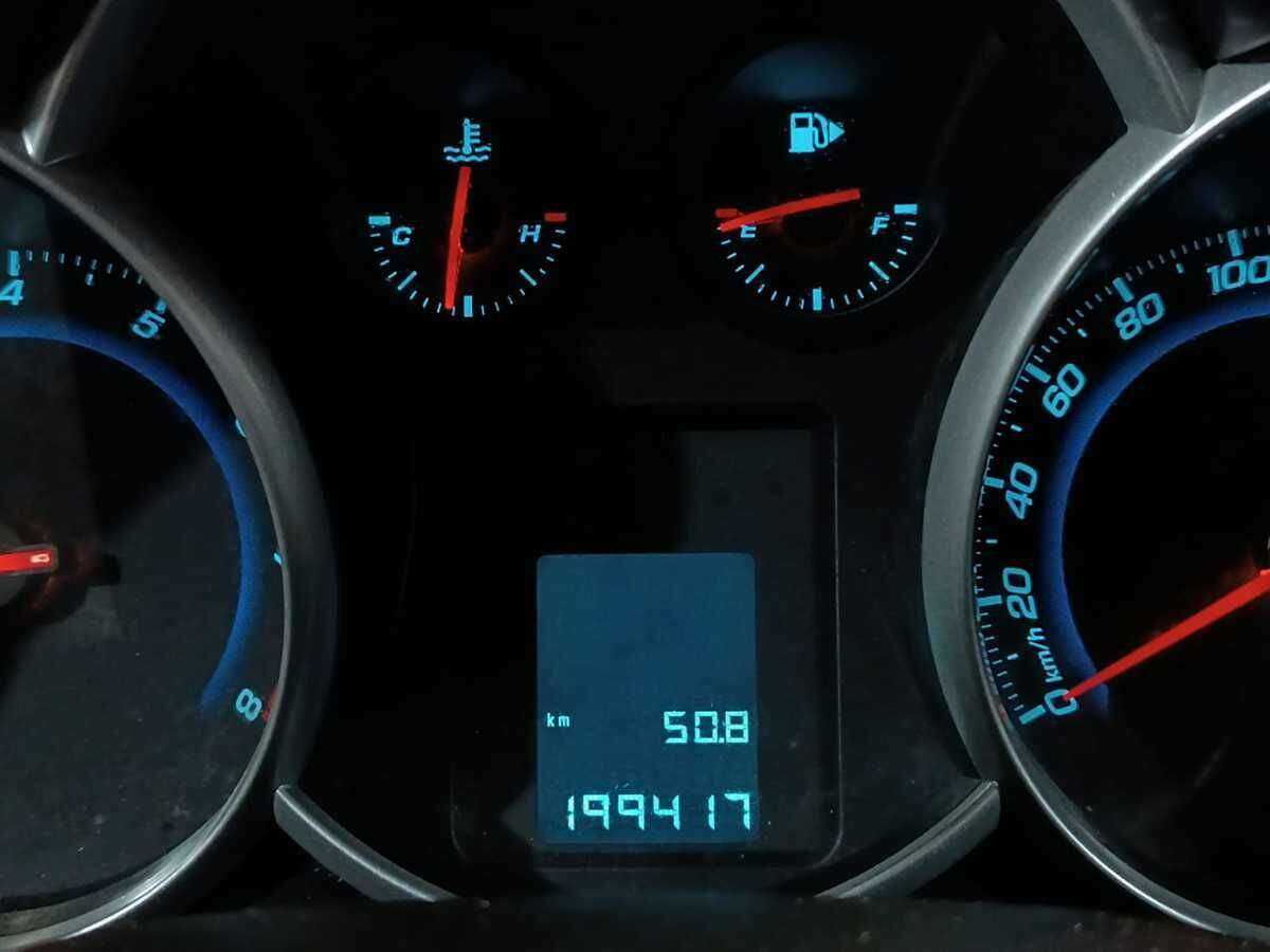 Chevrolet Cruze с пробегом — 2012 год. Фото: #11