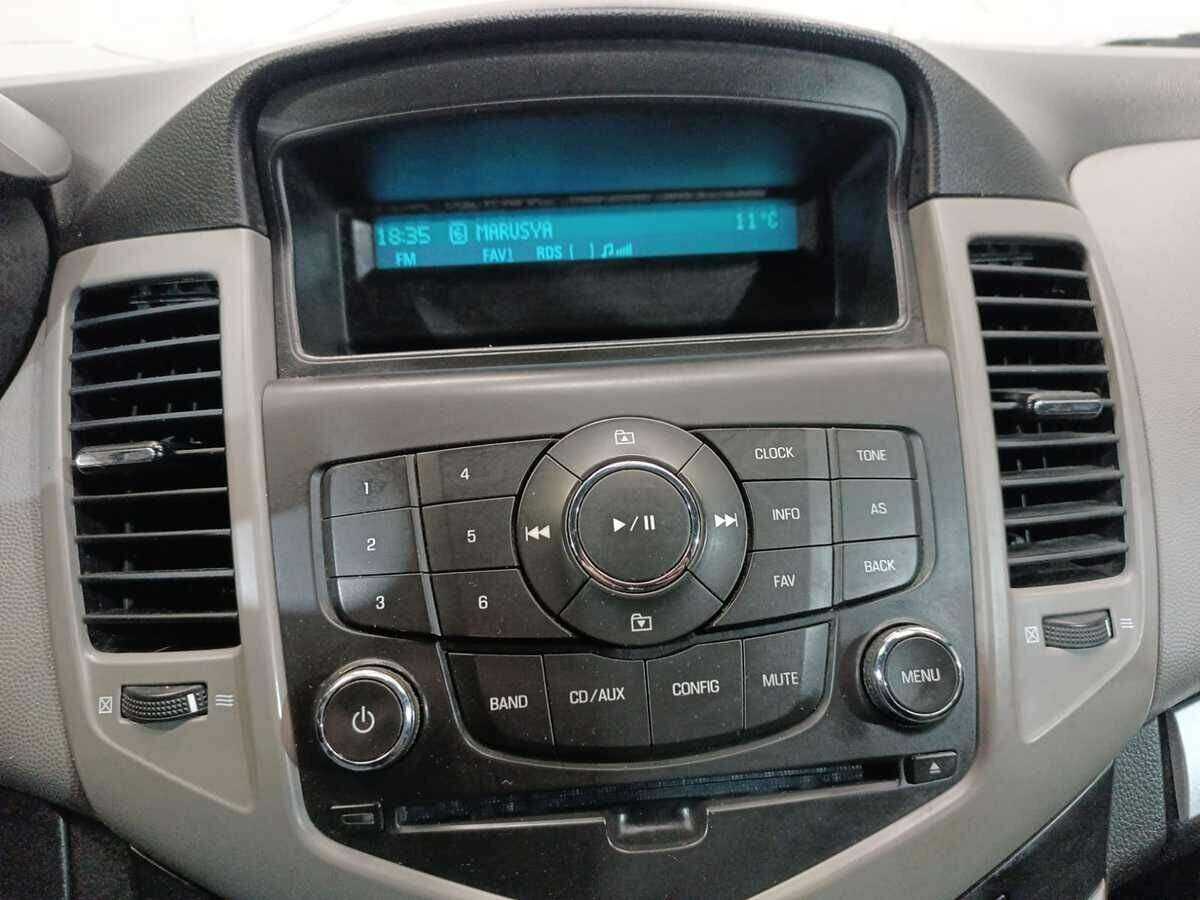 Chevrolet Cruze с пробегом — 2012 год. Фото: #12