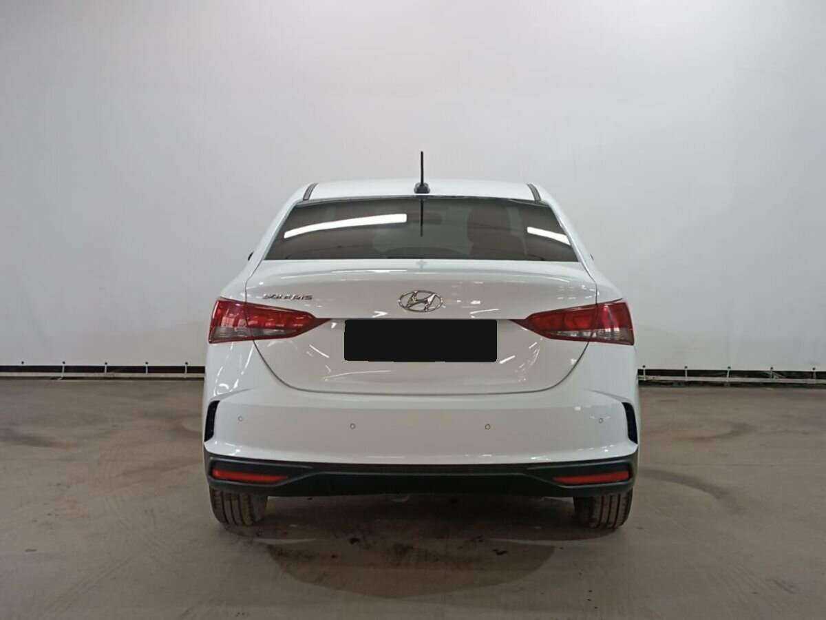 Hyundai Solaris с пробегом — 2022 год. Фото: #5