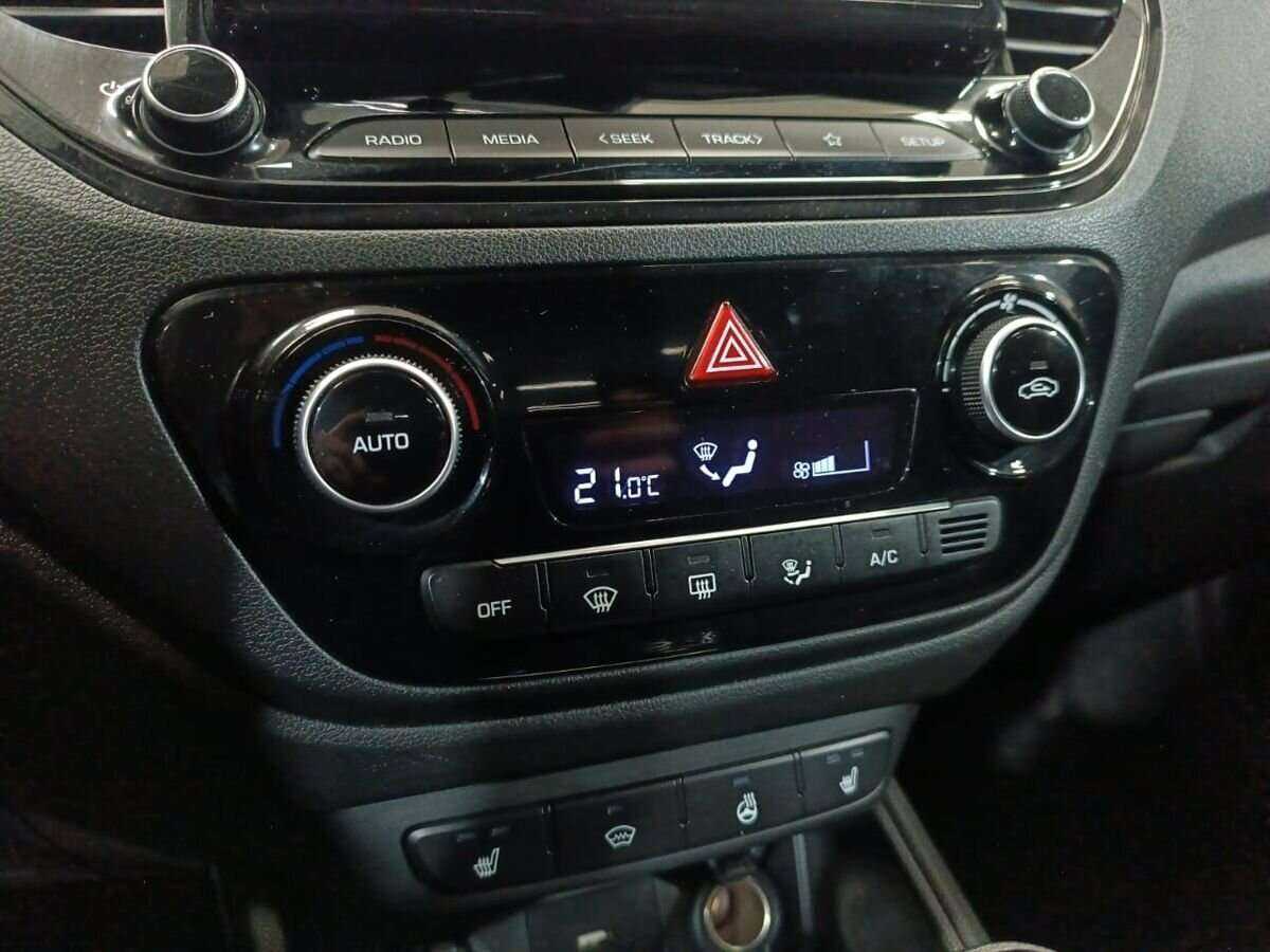 Hyundai Solaris с пробегом — 2022 год. Фото: #13