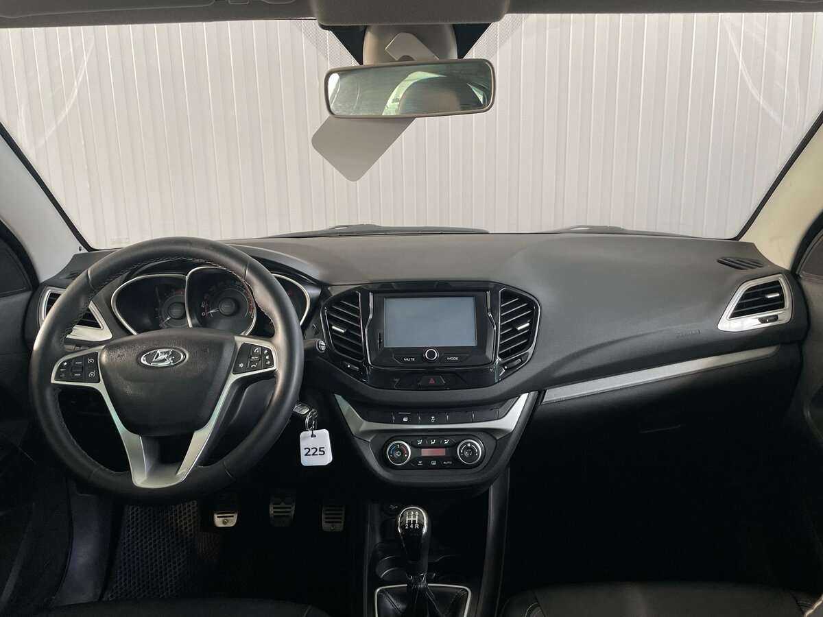 Lada (ВАЗ) Vesta с пробегом — 2017 год. Фото: #8