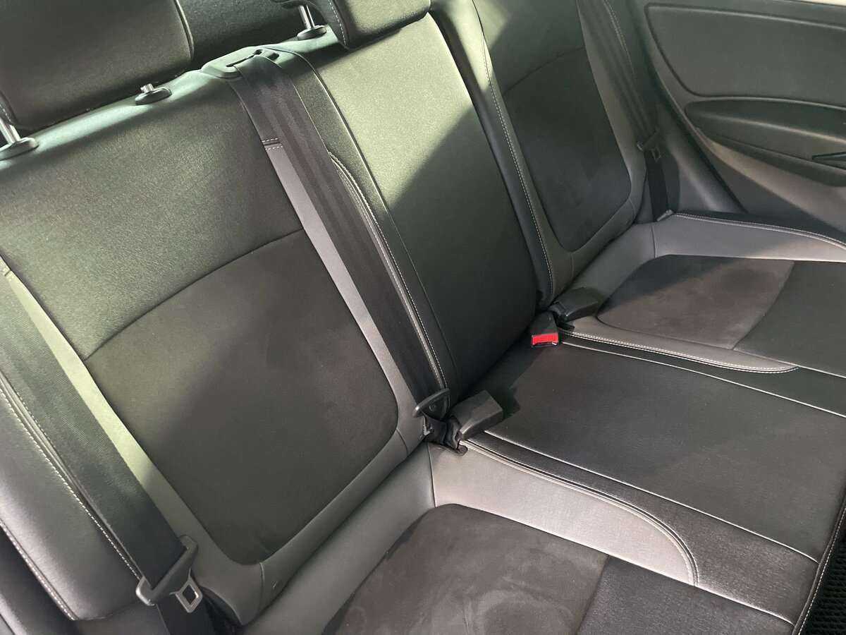 Lada (ВАЗ) Vesta с пробегом — 2017 год. Фото: #18