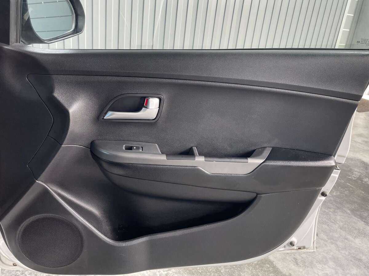 Kia Rio с пробегом — 2017 год. Фото: #18