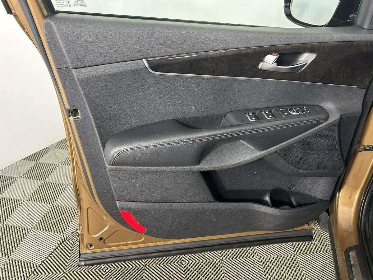 Kia Sorento с пробегом — 2017 год. Фото: #5