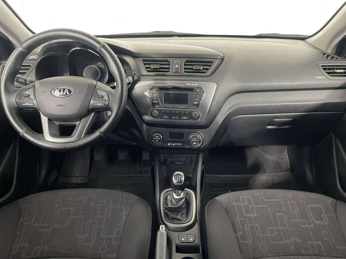 Kia Rio с пробегом — 2013 год. Фото: #6