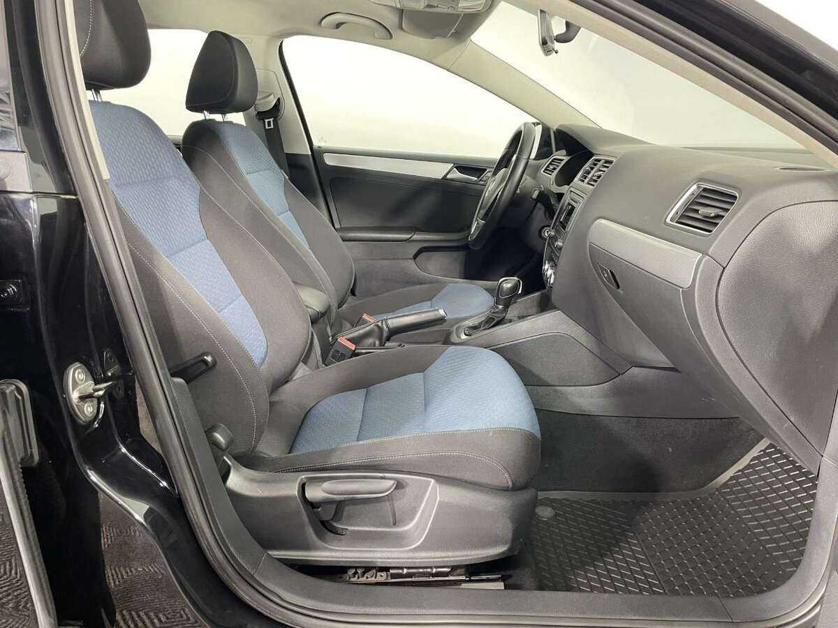 Volkswagen Jetta с пробегом — 2013 год. Фото: #13