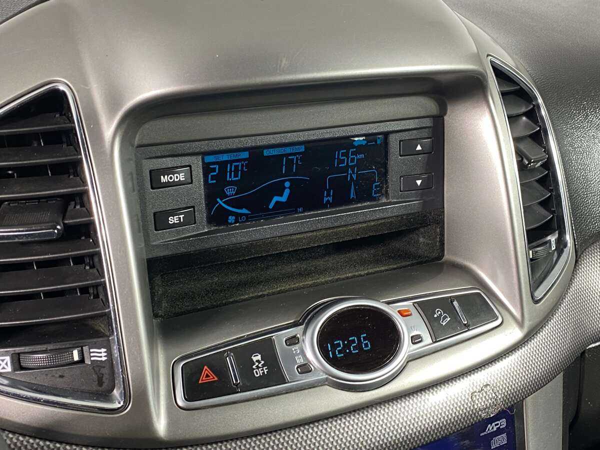 Chevrolet Captiva с пробегом — 2012 год. Фото: #10